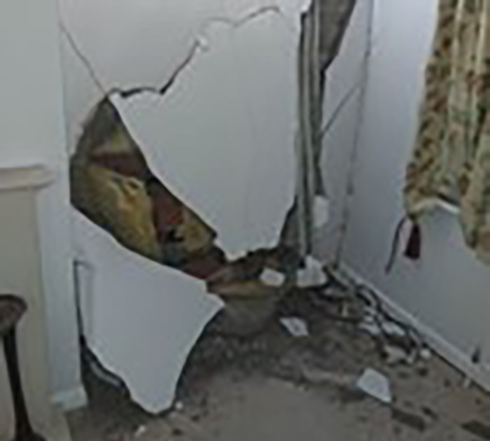 house crash2