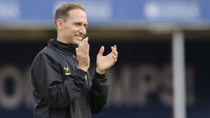 Chairboys david bridges applauds
