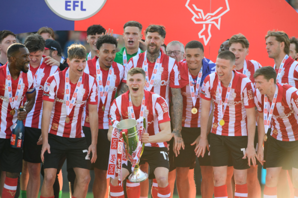 Rob Street commits to Imps with four-year contract