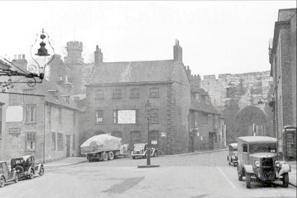 Time shift video of demolished Castle Hill House